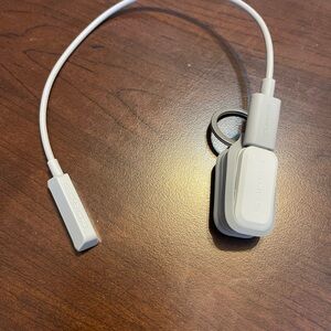 Magnetic Charging Cable with Clip - Light Gray